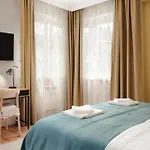 Brand New 2 Bdr Luxury Apartment In Top Centre