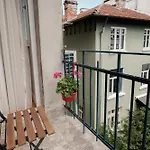 Brand New 2 Bdr Luxury Apartment In Top Centre