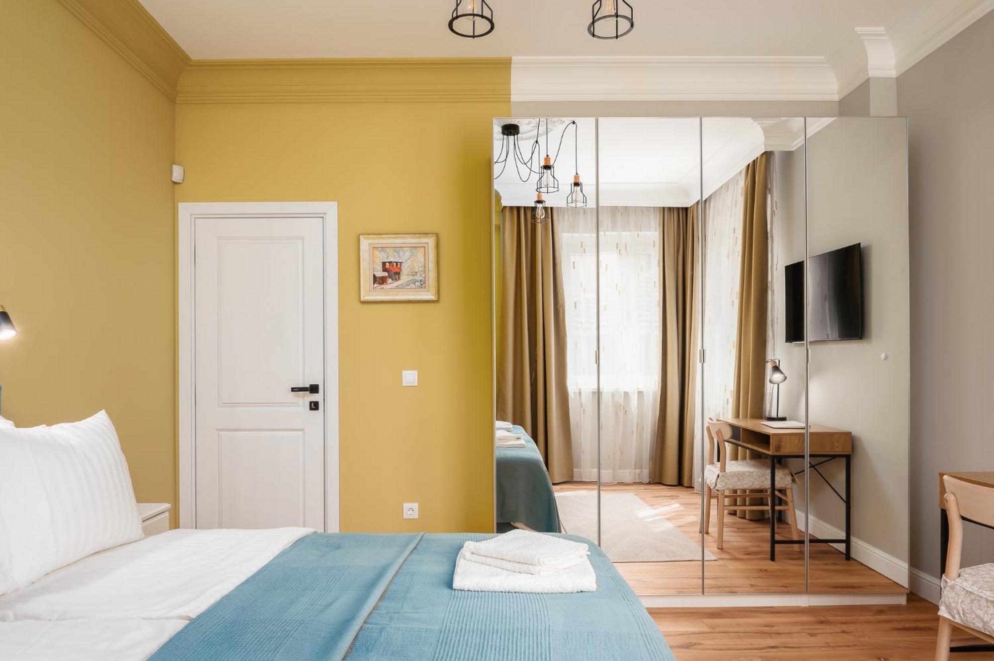 Brand New 2 Bdr Luxury In Centre