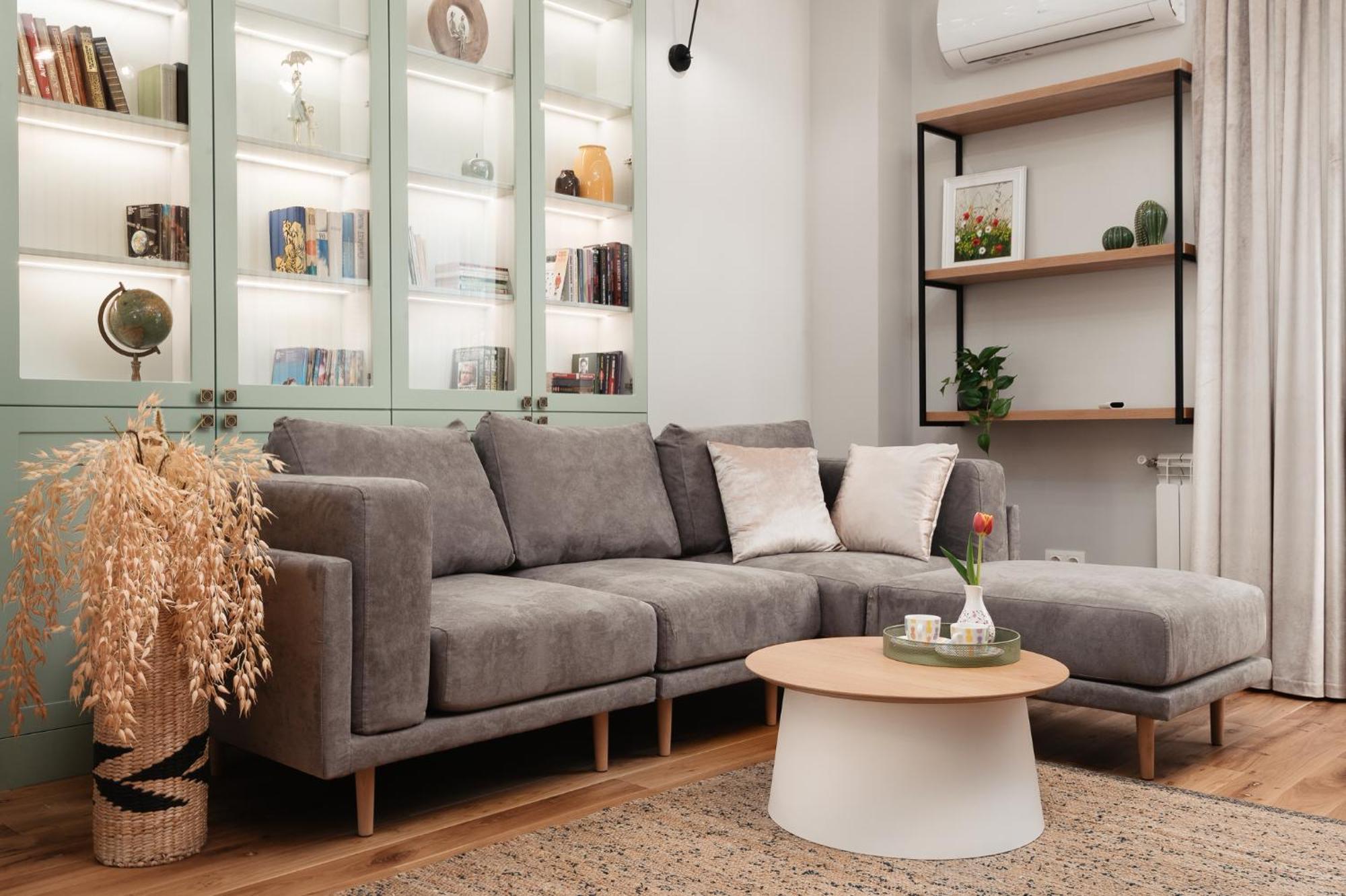 Brand New 2 Bdr Luxury In Centre Apartment