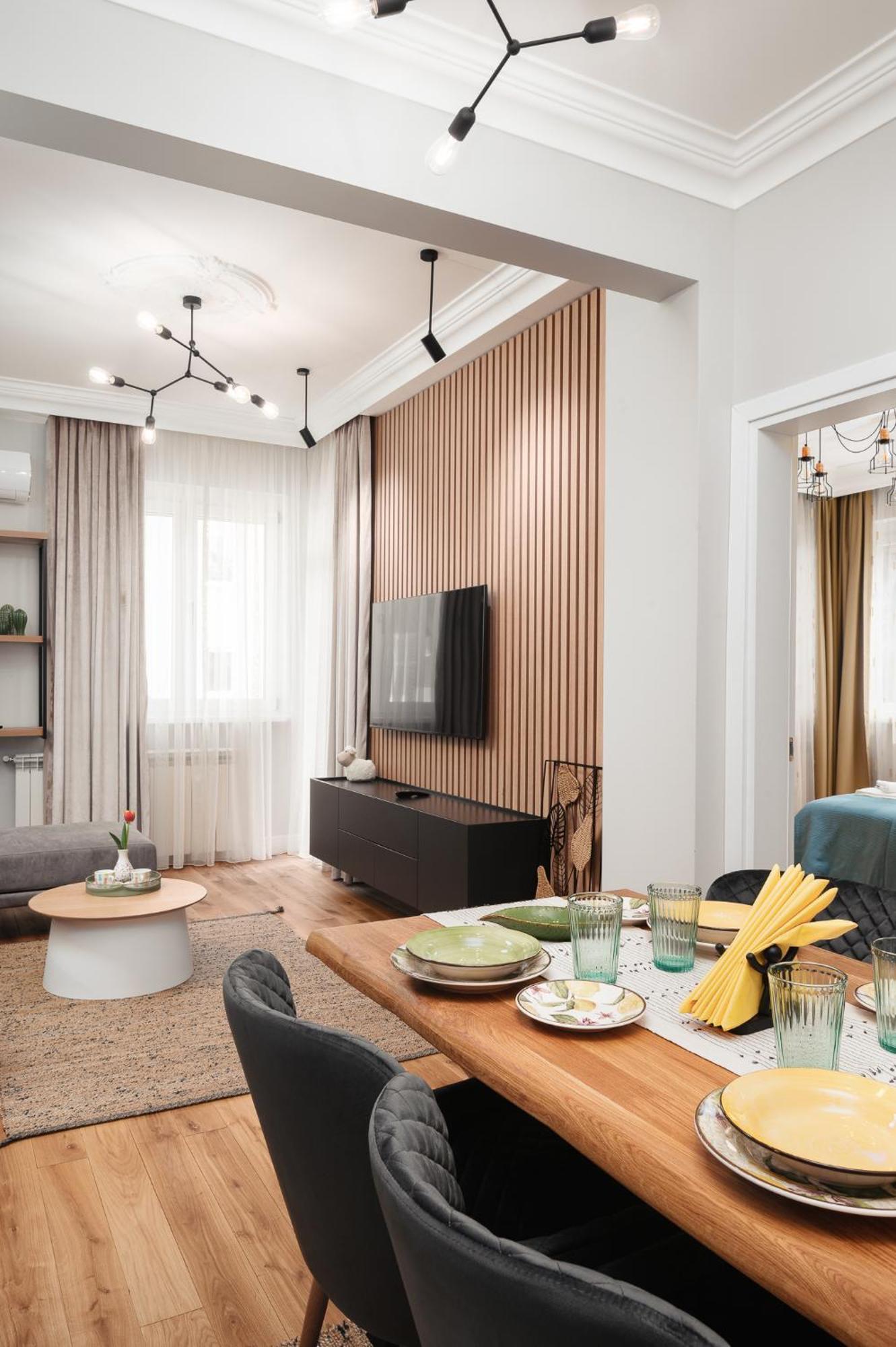 Brand New 2 Bdr Luxury In Centre Apartamento *